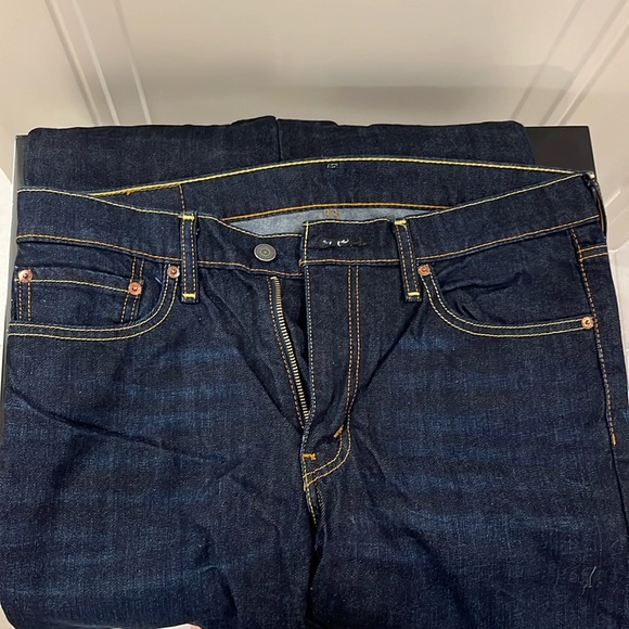 Men’s Levi Jeans - Picture 3 of 3